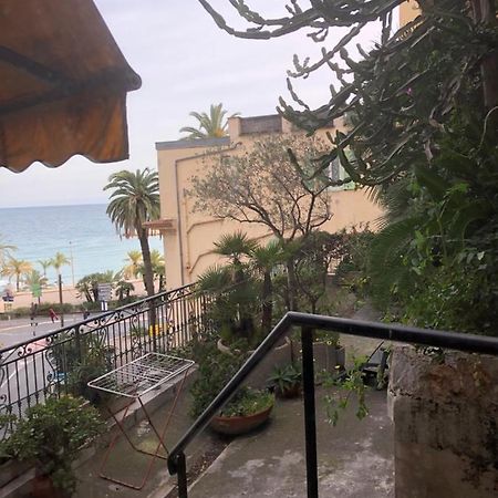 Casa Vacanza In Costa Azzurra Apartment Menton Luaran gambar